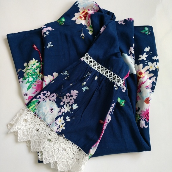 davi & dani Dresses & Skirts - Davi & Dani navy floral dress size S